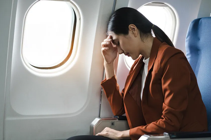 飛行機恐怖症の克服：旅行や出張の移動不安を軽減するガイド