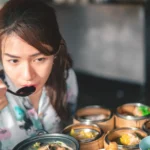 不安が原因で食べ過ぎる・食べないのはなぜ?