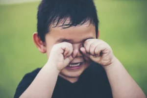 幼少期のつらい経験（離婚・虐待・貧困）とうつ病リスクへの影響