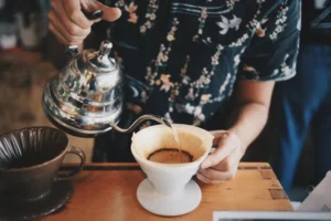 「コーヒーの香りを10秒嗅ぐ」マインドフルネスで朝不安が15%減