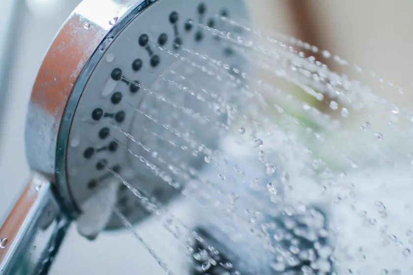 朝の冷水シャワーが仕事のストレスやプレッシャーを軽減?
