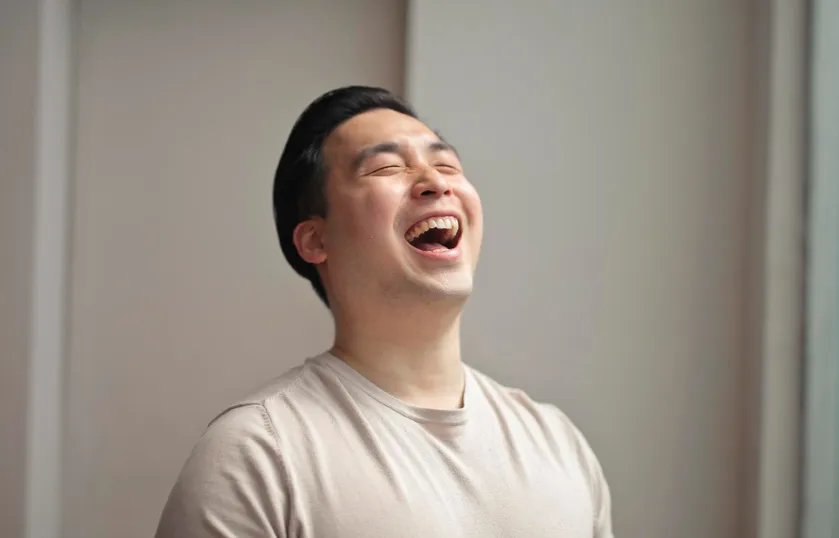 5分聞の笑い声だけ?ストレスを中和し不安を即時軽減する効果