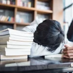 メンタルヘルスの問題が仕事や勉強に影響を与える理由は?