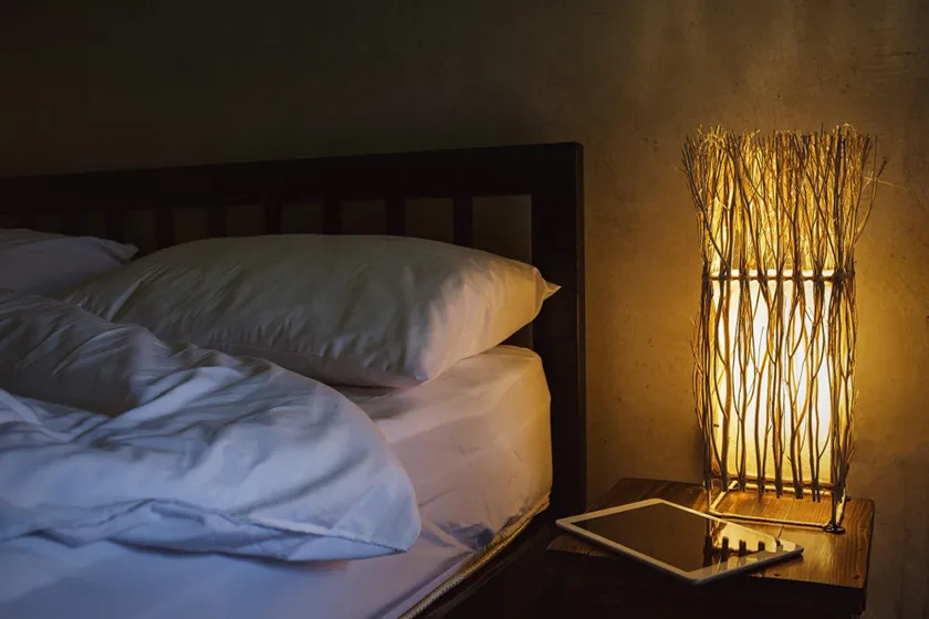 夜眠れない人の睡眠ルーチン改善法:睡眠不足の習慣と光の影響