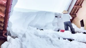 雪かき・雪降ろしの肉体的・精神的ストレスを軽減するガイド