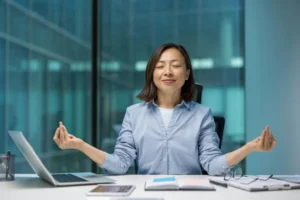 ヨガの呼吸法で職場不安を即座に軽減：簡単5分で心を整える習慣