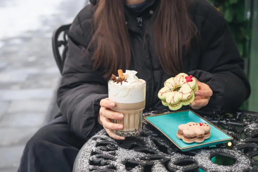 冬季の食生活と感情の関連：血糖値乱れとセロトニン生成栄養素